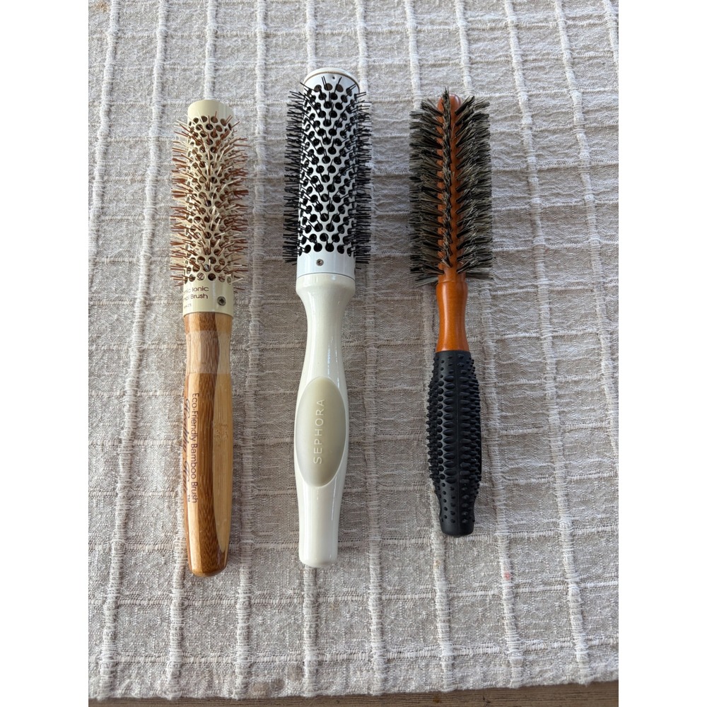 Lot of three round hair brushes